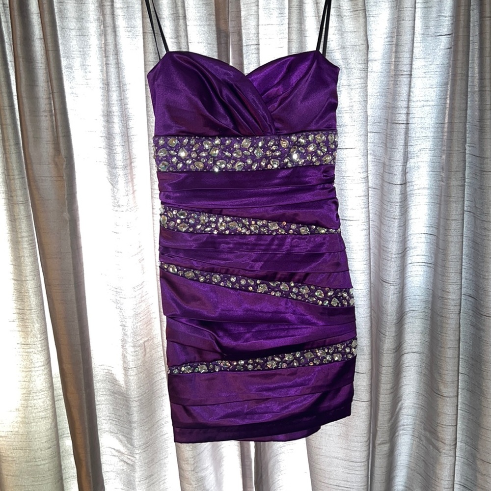Purple Rhinestone Bodycon Cocktail Homecoming Dress size 9/10
